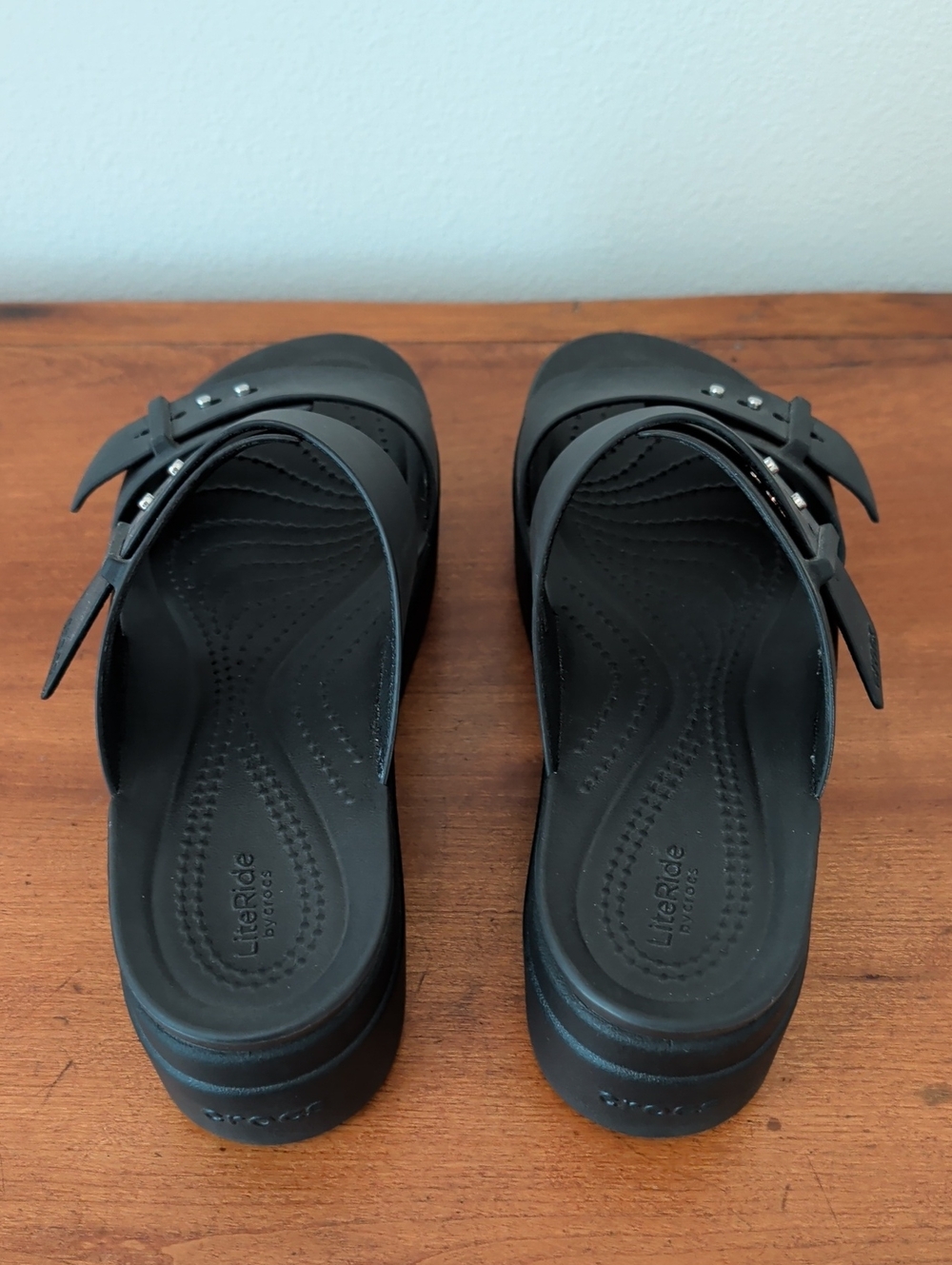 CROCS Brooklyn Buckle Low Wedge Sandal - Size 8 - Picture 5 of 11